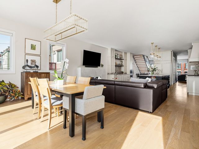 2227 W Huron Street, Chicago, IL 60612