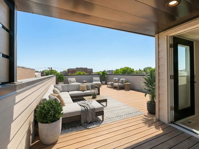 2227 W Huron Street, Chicago, IL 60612