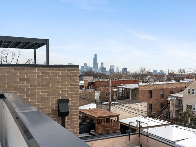 2227 W Huron Street, Chicago, IL 60612