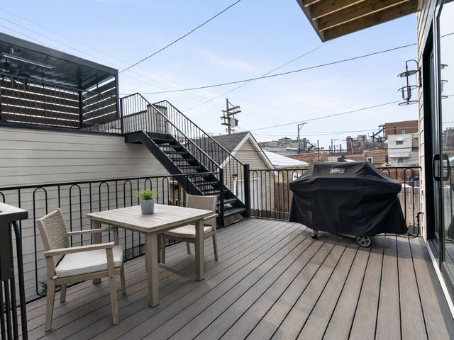 2227 W Huron Street, Chicago, IL 60612