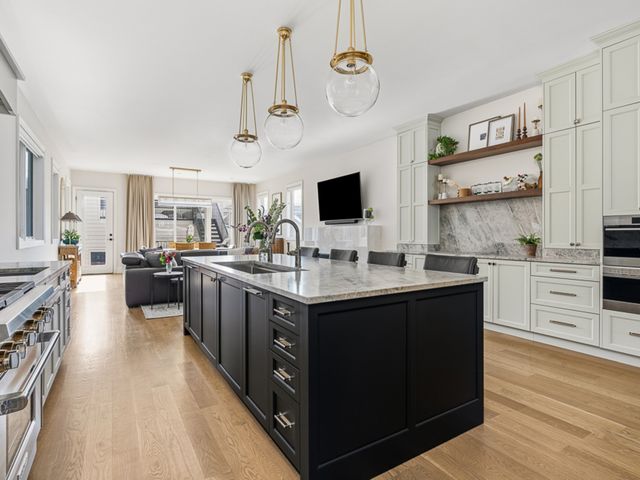 2227 W Huron Street, Chicago, IL 60612