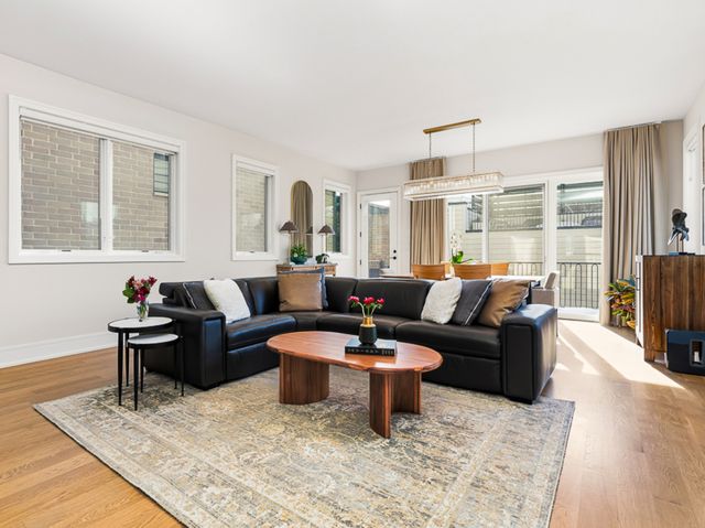 2227 W Huron Street, Chicago, IL 60612