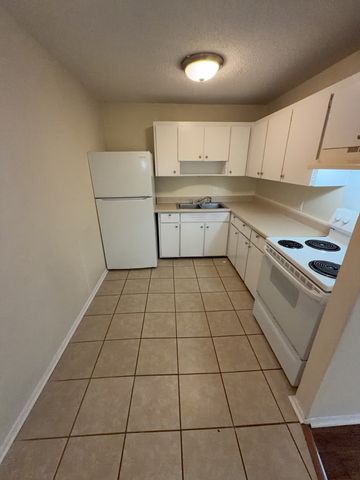 441 Harding Pl Apt A14, Nashville, TN 37211