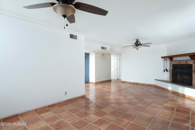 4240 N Summer Set Drive, Tucson, AZ 85750