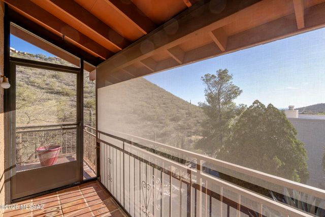 4240 N Summer Set Drive, Tucson, AZ 85750