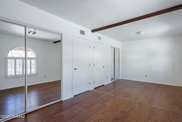 4240 N Summer Set Drive, Tucson, AZ 85750