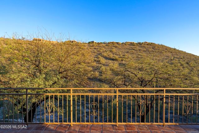 4240 N Summer Set Drive, Tucson, AZ 85750