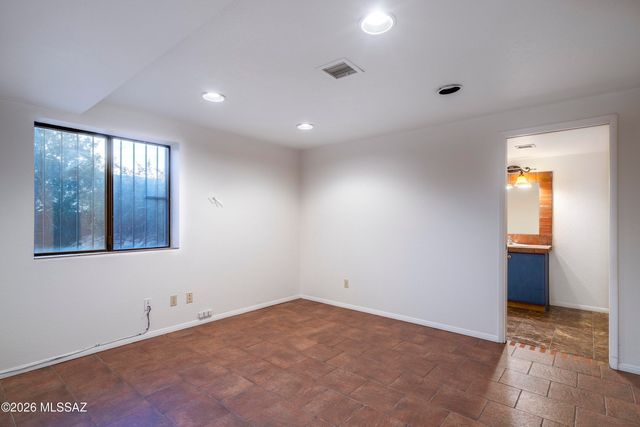 4240 N Summer Set Drive, Tucson, AZ 85750