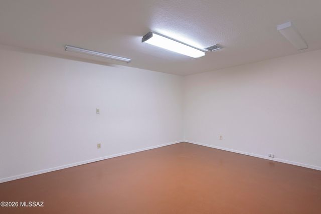 4240 N Summer Set Drive, Tucson, AZ 85750