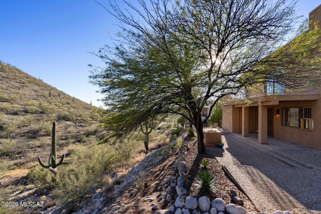 4240 N Summer Set Drive, Tucson, AZ 85750