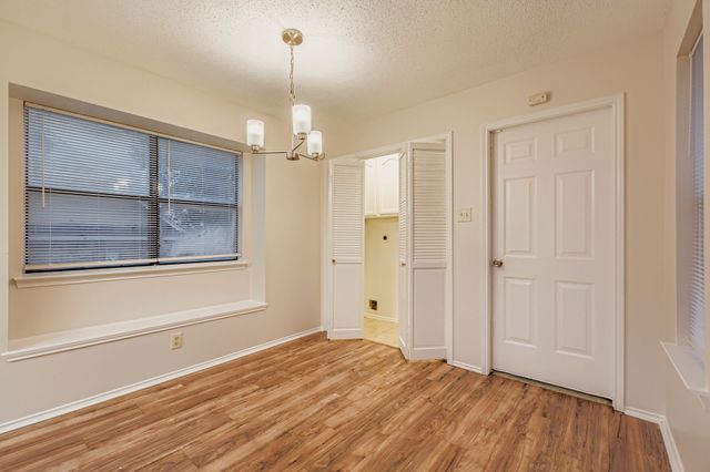 943 Aspen Drive, Desoto, TX 75115