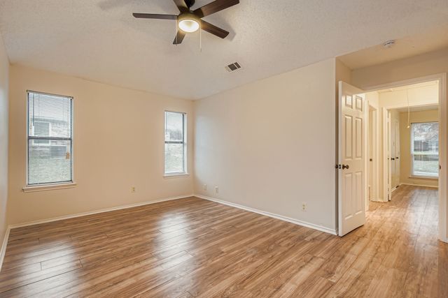 943 Aspen Drive, Desoto, TX 75115