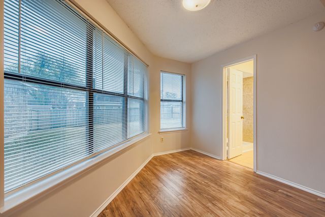 943 Aspen Drive, Desoto, TX 75115