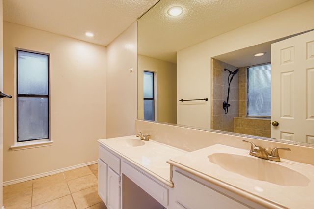 943 Aspen Drive, Desoto, TX 75115