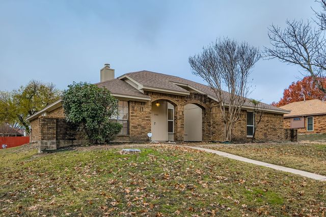 943 Aspen Drive, Desoto, TX 75115