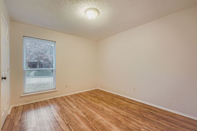 943 Aspen Drive, Desoto, TX 75115