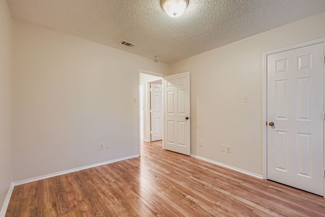 943 Aspen Drive, Desoto, TX 75115