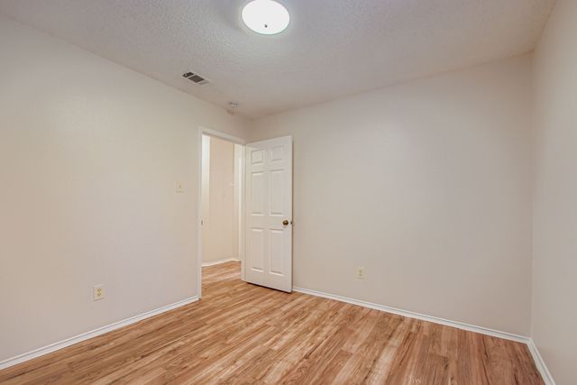 943 Aspen Drive, Desoto, TX 75115