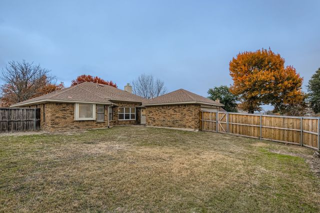 943 Aspen Drive, Desoto, TX 75115