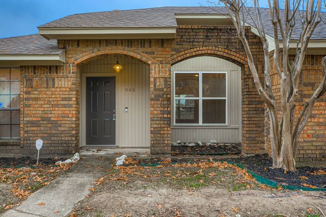 943 Aspen Drive, Desoto, TX 75115