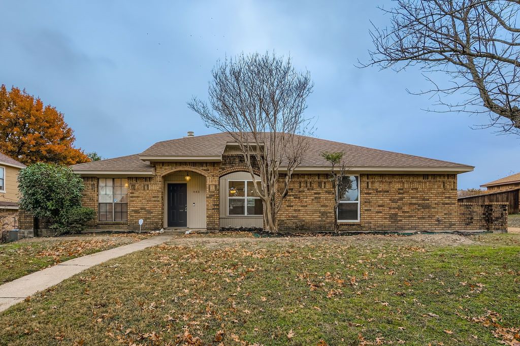 943 Aspen Drive, Desoto, TX 75115