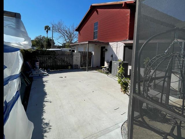 7501 TWELVE OAKS BOULEVARD, Tampa, FL 33634