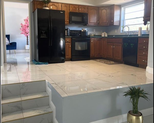 7501 TWELVE OAKS BOULEVARD, Tampa, FL 33634