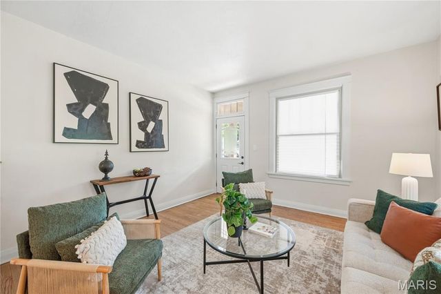 2537 Bredell Avenue, Maplewood, MO 63143