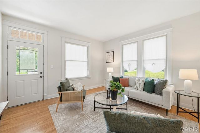 2537 Bredell Avenue, Maplewood, MO 63143