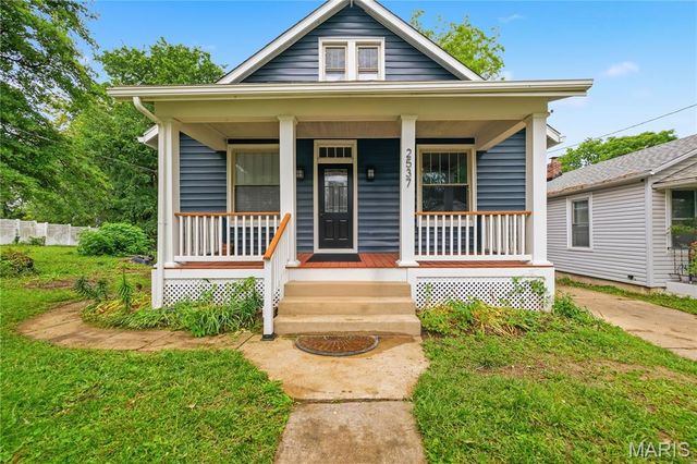 2537 Bredell Avenue, Maplewood, MO 63143