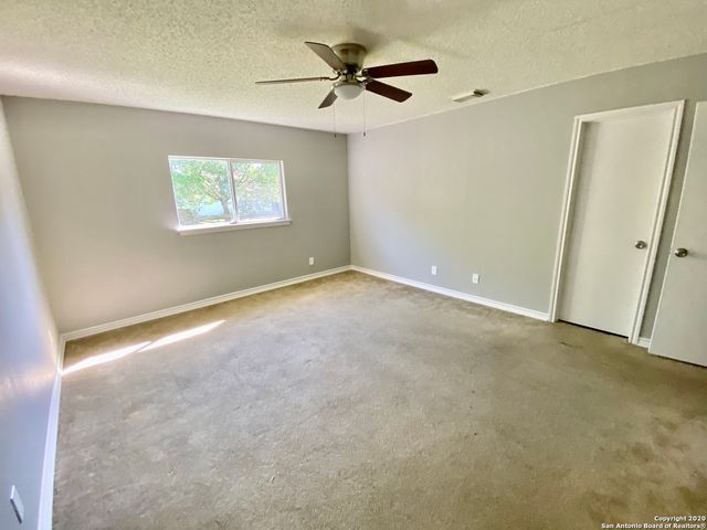 8127 OCEAN MEADOW DR, Converse, TX 78109