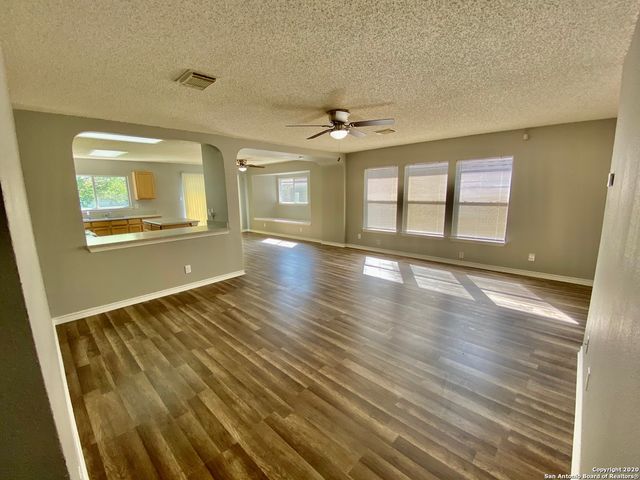 8127 OCEAN MEADOW DR, Converse, TX 78109