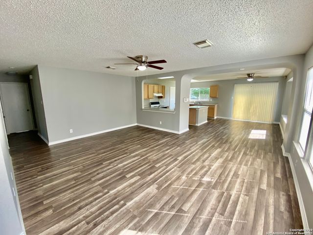 8127 OCEAN MEADOW DR, Converse, TX 78109