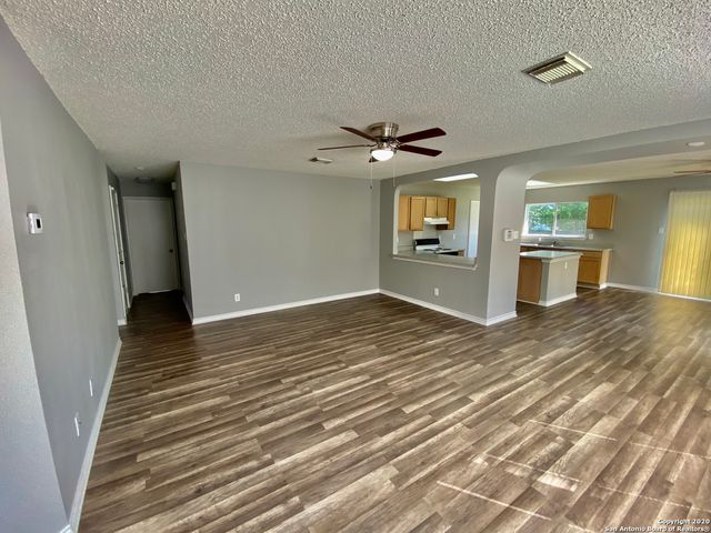 8127 OCEAN MEADOW DR, Converse, TX 78109