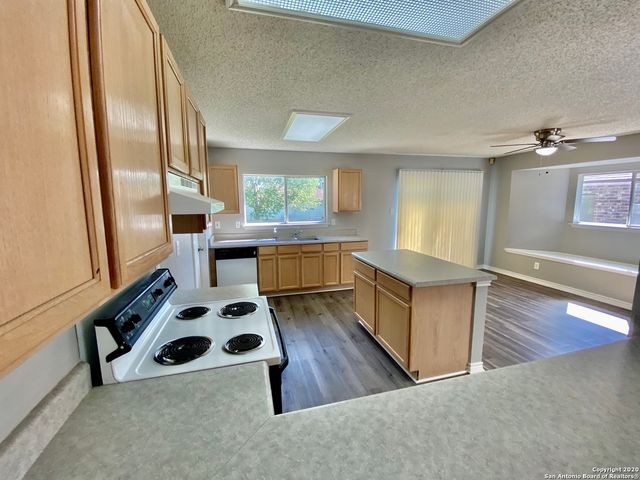 8127 OCEAN MEADOW DR, Converse, TX 78109