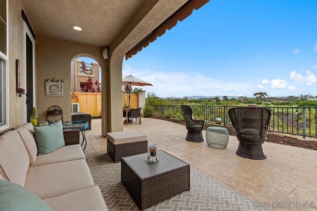 1237 Breakaway Dr, Oceanside, CA 92057 — photo 2