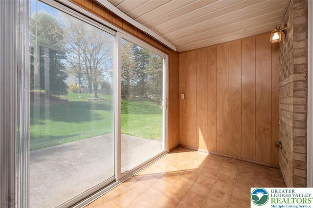 184 Springhouse Road, Allentown City, PA 18104