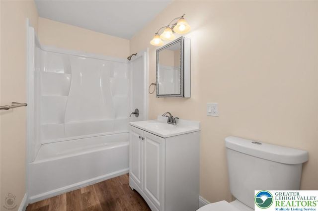 184 Springhouse Road, Allentown City, PA 18104