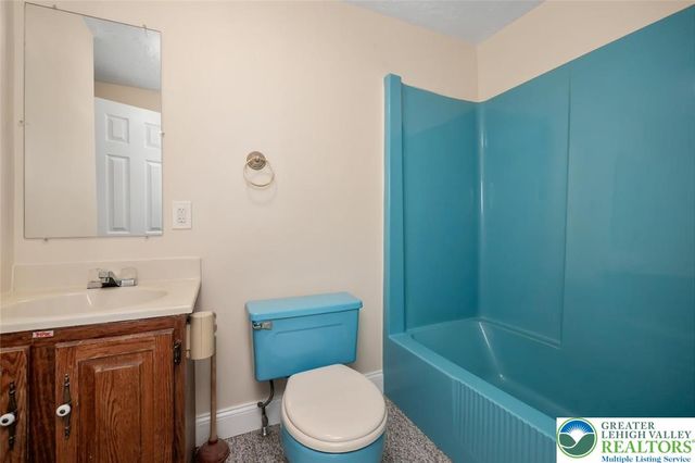 184 Springhouse Road, Allentown City, PA 18104