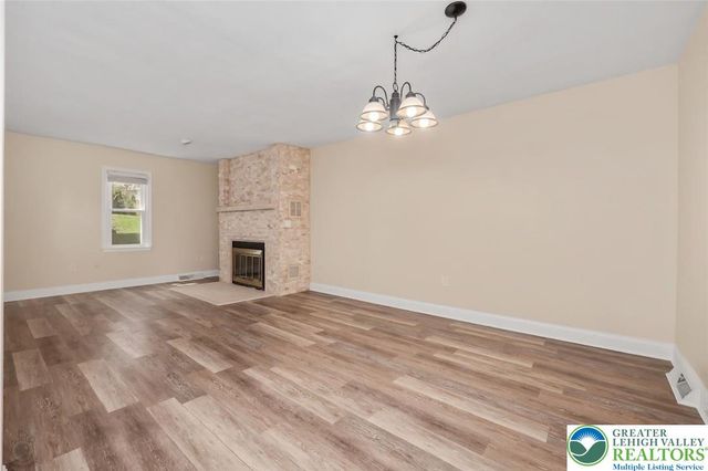 184 Springhouse Road, Allentown City, PA 18104