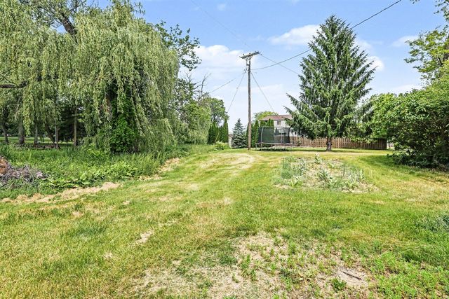 5242 Wolf Lake Road, Grass Lake, MI 49240
