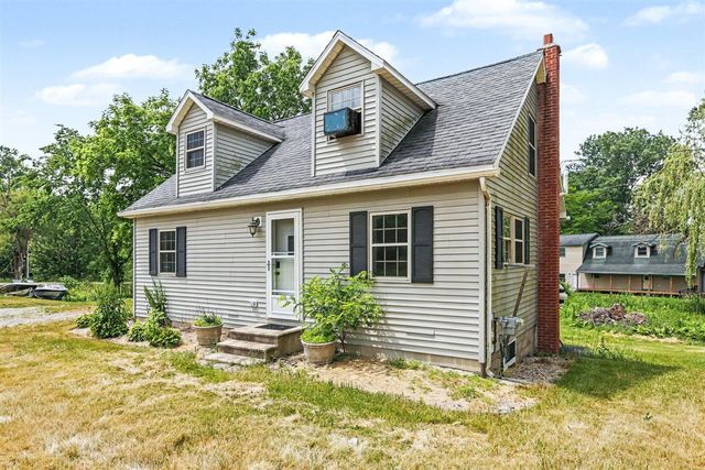 5242 Wolf Lake Road, Grass Lake, MI 49240