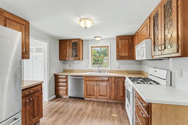 5242 Wolf Lake Road, Grass Lake, MI 49240