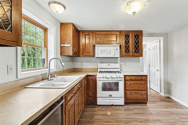 5242 Wolf Lake Road, Grass Lake, MI 49240