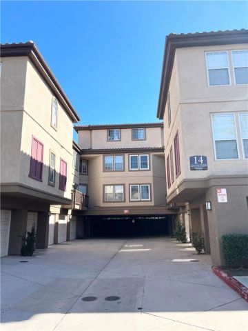 250 Montana Del Lago Drive, Rancho Santa Margarita, CA 92688