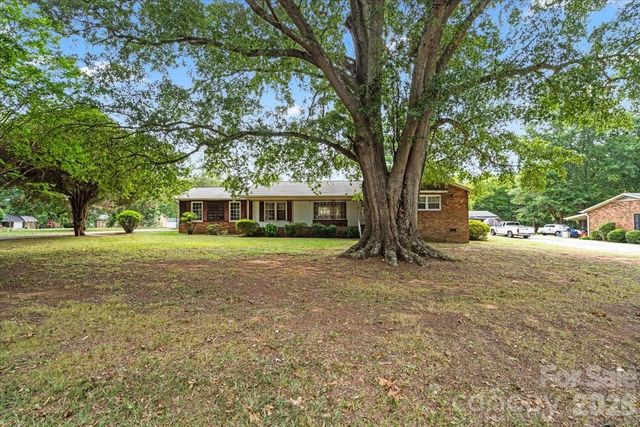 816 Clinton Avenue, Lancaster, SC 29720