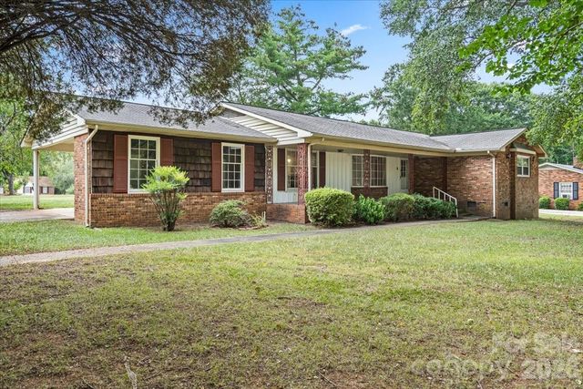 816 Clinton Avenue, Lancaster, SC 29720
