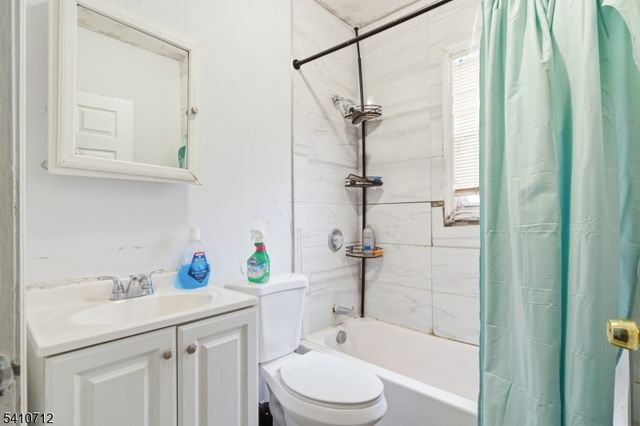 158 S Clinton St, East Orange City, NJ 07018