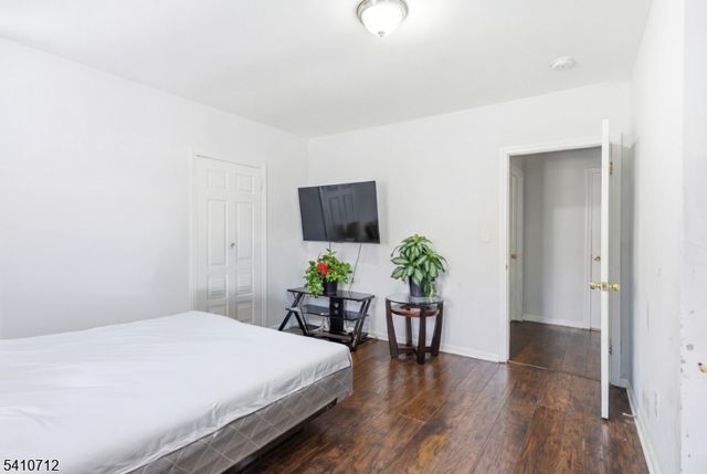 158 S Clinton St, East Orange City, NJ 07018