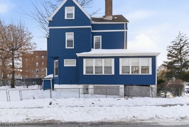 158 S Clinton St, East Orange City, NJ 07018